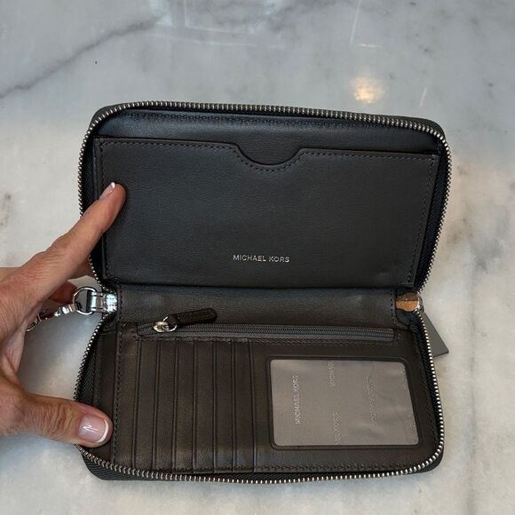 Michael Kors Wallet Metallic Geometric Embossed Wristlet Full Zipper - Picture 12 of 16